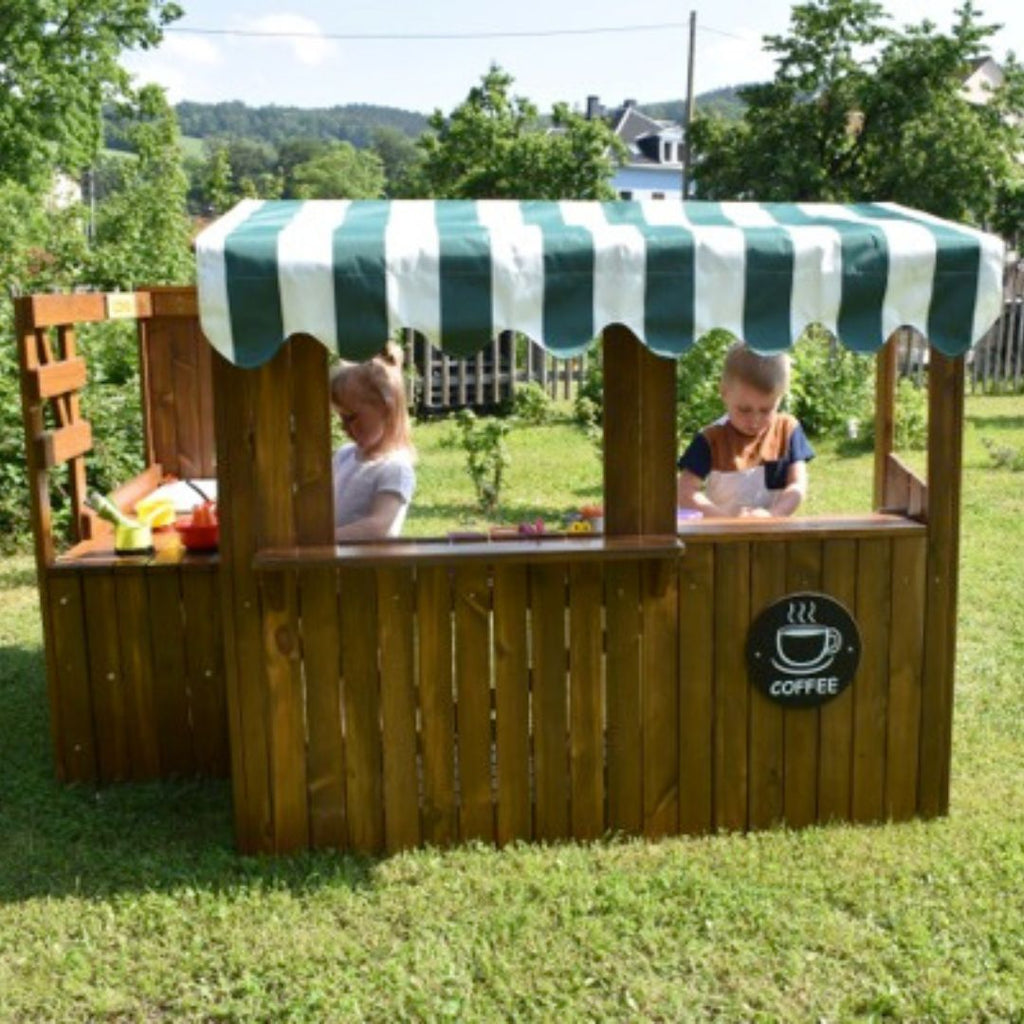 Houten buiten snackbar met stoffen luifel, grill en opbergmogelijkheden, ideaal voor fantasierijke rollenspellen zoals kiosk, snackbar of ijssalon.