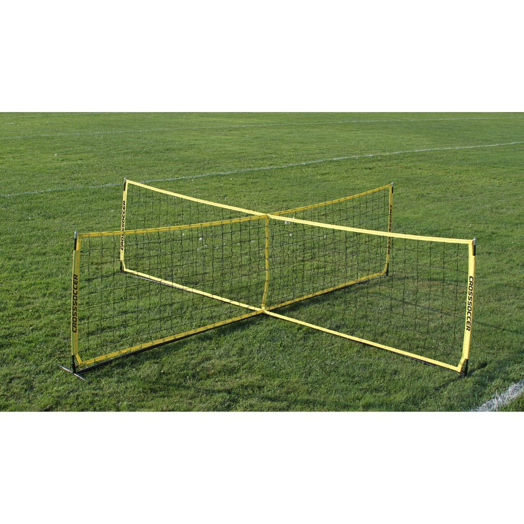 Crossnet 4-hoekig voetbalspel, eenvoudig op te zetten en geschikt voor gras, zand en indoor speelplekken.