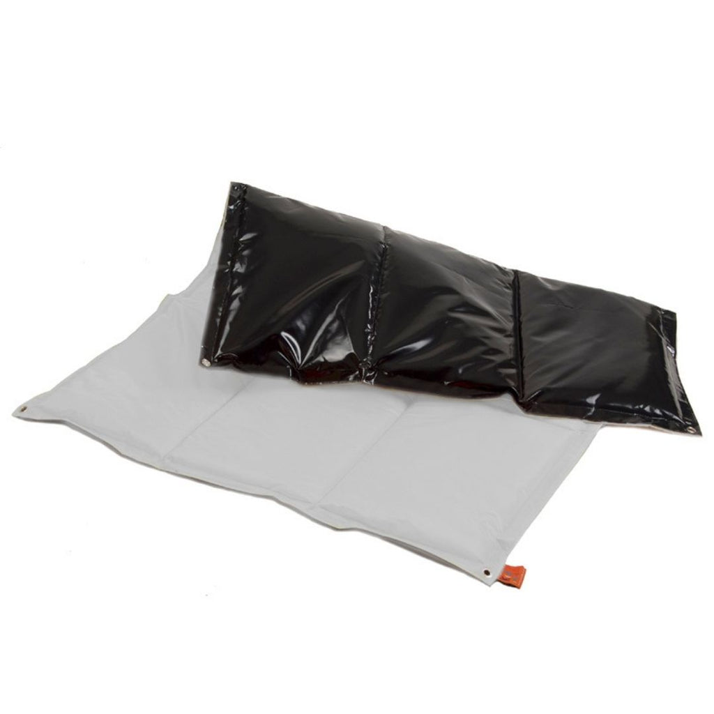 Buitenspeelkleed kleur wit kidzimpulz met dik zwart pvc bisonyl vocht en vuil werend voor baby dreumes peuter kleuter picknicken en spelen rollen en kruipen voor buiten kinderopvang kdv ikc buitenschool school kleuter basisschool bso scouting babygroep gastouder opvang 