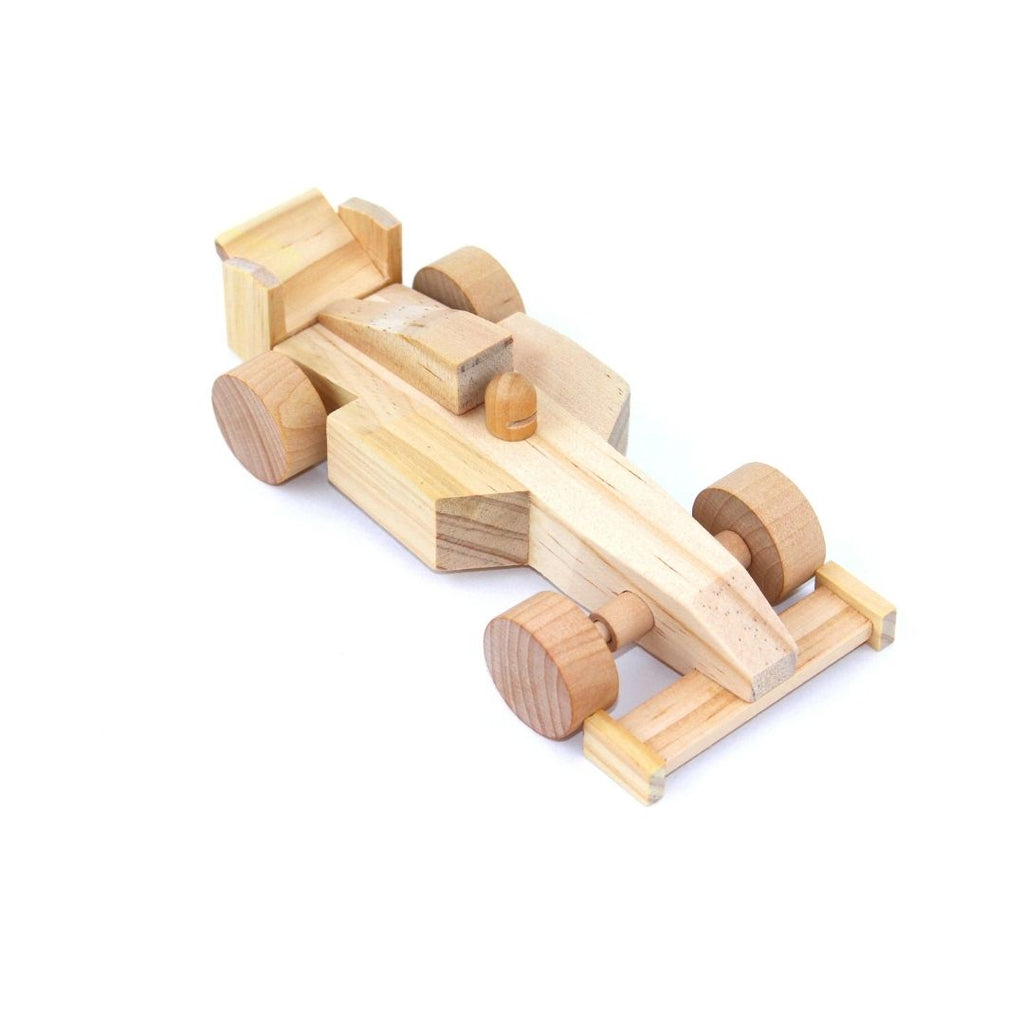 diy bouwset of bouwpakket knutselset om een houten racewagen of raceauto te maken 